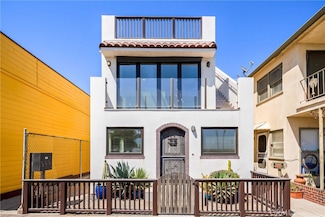 913 Ocean Ave Unit A, Seal Beach, CA 90740