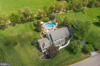 35366 Carnoustie Cir, Round Hill, VA 20141