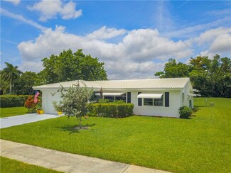 9031 NW 17th St, Plantation, FL 33322