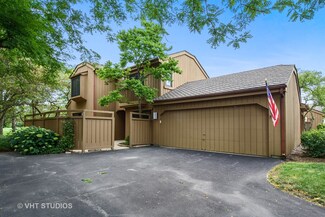 1315 Oak Hill Rd Unit 27215, Lake Barrington, IL 60010
