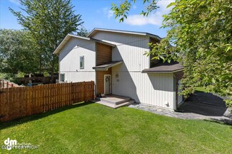 8006 Country Woods Dr, Anchorage, AK 99502