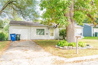1736 Brook St, Lawrence, KS 66044