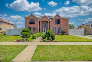 808 Sabona Dr, Desoto, TX 75115