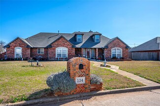 124 Highland Dr, Moore, OK 73160