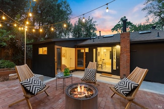 22 Frustuck Ave, Fairfax, CA 94930
