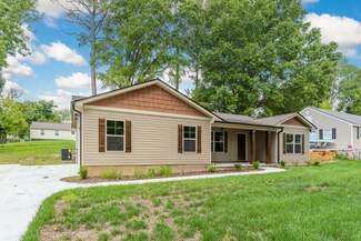 414 Forrest Rd, Fort Oglethorpe, GA 30742
