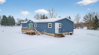 18980 Island View Dr, Mora, MN 55051