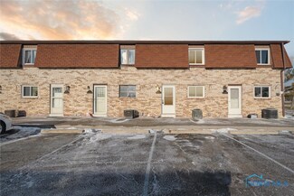 728 Fairway Dr Unit 2, Wauseon, OH 43567