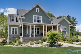 605 Goosepond Island Dr, Scottsboro, AL 35769