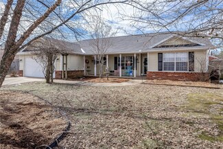 1408 Tudor St, Lowell, AR 72745