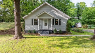352 18th Ave NE, Hickory, NC 28601