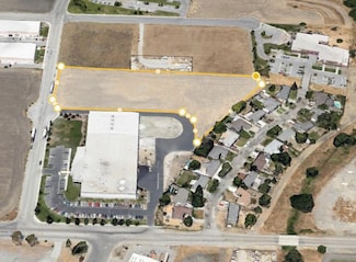 2101 Bert Dr, Hollister, CA 95023
