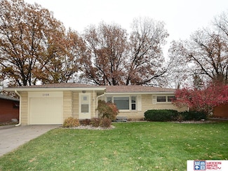 2728 S 44th St, Lincoln, NE 68506