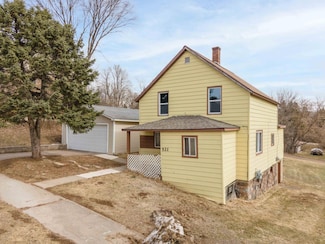 521 Verona Ave, Caspian, MI 49915
