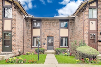 1S247 Stratford Ln Unit 5, Villa Park, IL 60181