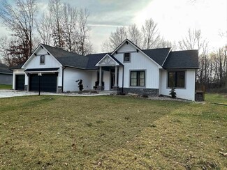 13892 Shavano Peak Dr, Middlebury, IN 46540