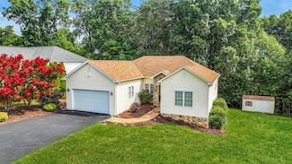 315 Sunny Field Rd, Wirtz, VA 24184