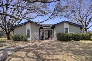 7000 Welch Ct, Fort Worth, TX 76133