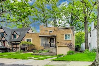 6911 N Wildwood Ave, Chicago, IL 60646