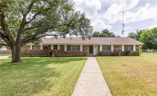 3716 Tanglewood Dr, Bryan, TX 77802