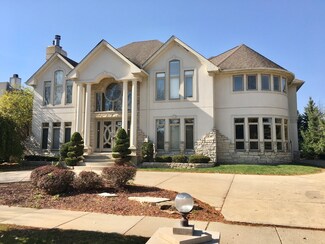 990 W Stonehedge Dr, Addison, IL 60101