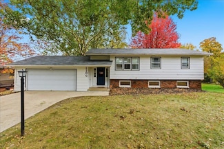 1304 Grand Blvd, Cedar Falls, IA 50613