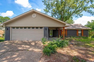 15 Covewood Dr, Conway, AR 72034