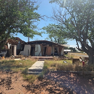 201 Alpine Ave, Wickett, TX 79788