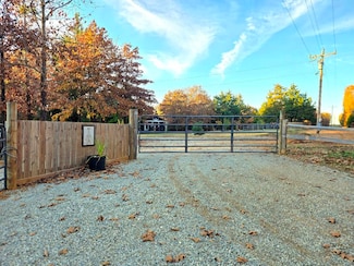 777 Caddo Hills Rd, Bokchito, OK 74726