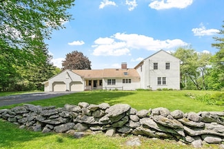25 Sherwood Dr, Sterling, MA 01564