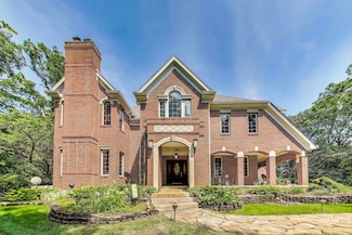 273 Bridlewood Ln, Valparaiso, IN 46385