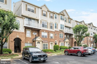 1735 W Braddock Place Unit 301, Alexandria, VA 22302