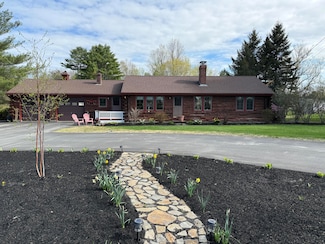 1 Angie's Dr, Waterville, ME 04901