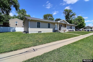 950 E 16th St, Fremont, NE 68025