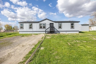 2402 W Breezie Ln, Benton City, WA 99320