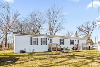 1100 Lauren Dr, Sandwich, IL 60548