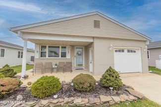 9 Lumsden Ct, Toms River, NJ 08757