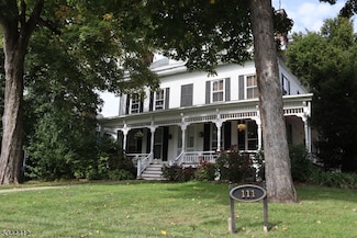 111 Center St, Clinton, NJ 08809