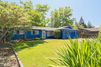 1888 Alcan Dr, Medford, OR 97504