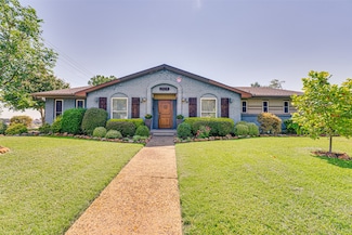 2514 Canterbury Dr, Carrollton, TX 75006