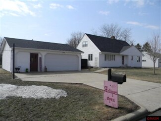 314 W 7th St, Gibbon, MN 55335