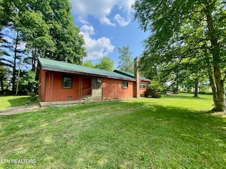 151 Dykes Ln, Crossville, TN 38571