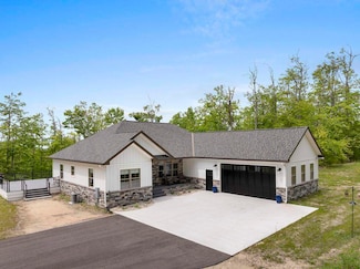 7524 W Stutsmanville Rd, Harbor Springs, MI 49740