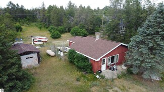 513 E M 72 Hwy, Grayling, MI 49738