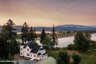 6955 Apple Alley, Bonners Ferry, ID 83805