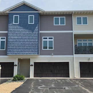 2238 Rolling Green Trail, North Mankato, MN 56003