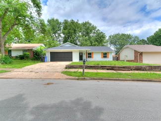 316 E Austin St, Broken Arrow, OK 74011