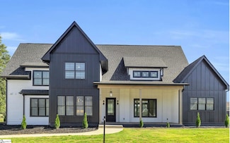 938 Benchmark Dr, Wellford, SC 29385