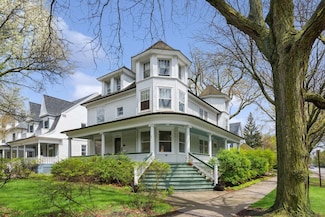 2233 Sherman Ave, Evanston, IL 60201
