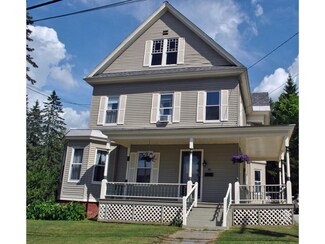 40 Prospect St, Lancaster, NH 03584